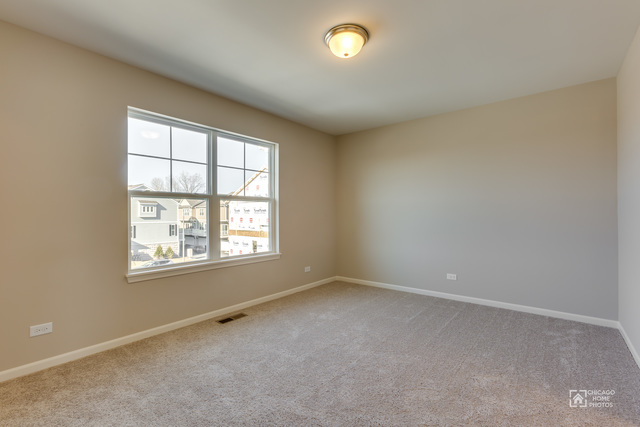1192 Colfax Ave, Des Plaines, IL 60016 photo 20