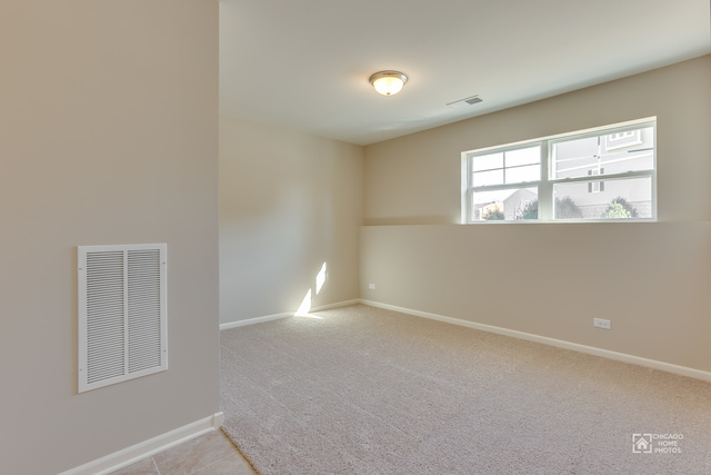 1192 Colfax Ave, Des Plaines, IL 60016 photo 4