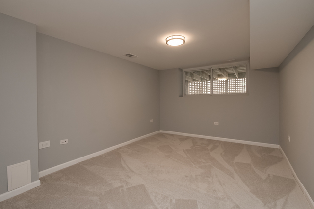 4841 W Cullom Ave, Chicago, IL 60641 photo 22
