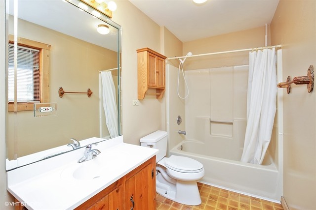 7520 Carleton Dr, Spring Grove, IL 60081 photo 10