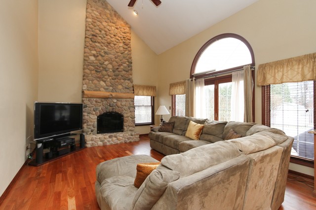943 Pearson Rd, Cary, IL 60013 photo 5