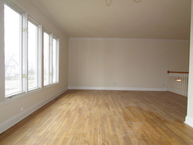 1300 Nottingham Ln, Hoffman Estates, IL 60169 photo 3