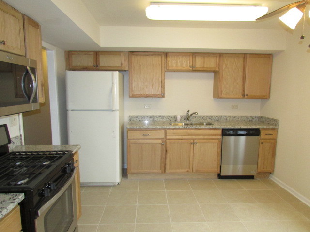 1300 Nottingham Ln, Hoffman Estates, IL 60169 photo 6