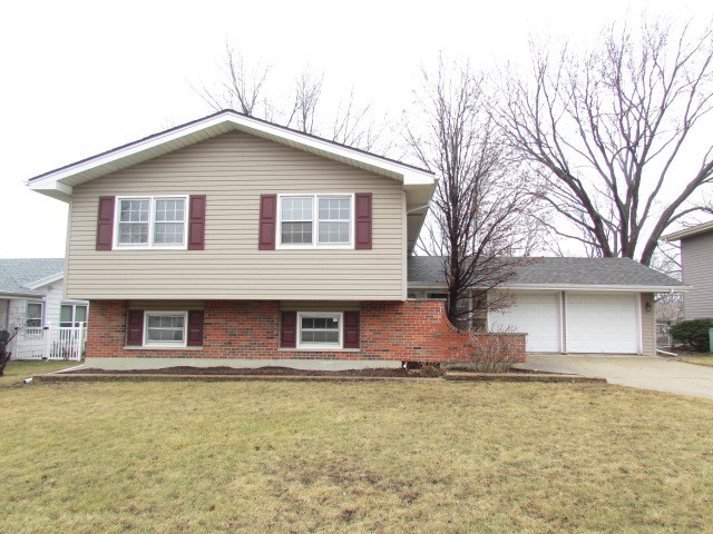 1300 Nottingham Ln, Hoffman Estates, IL 60169 photo 1