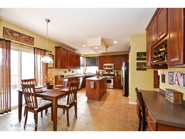 24001 Norfolk Ln, Plainfield, IL 60585 photo 6
