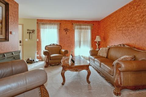 1013 Simms Ct, Plano, IL 60545 photo 2