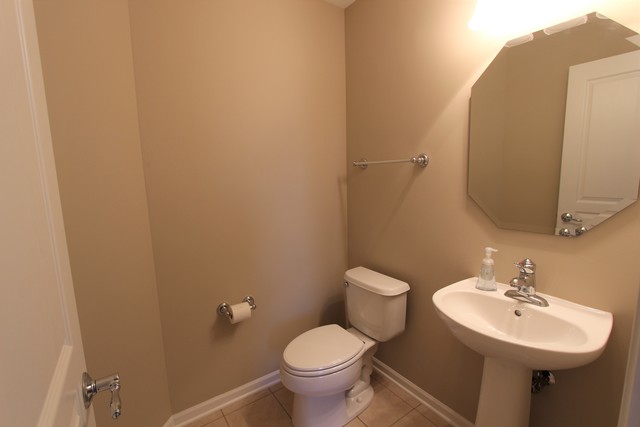 1095 Crane Pointe Rd, Elgin, IL 60124 photo 5