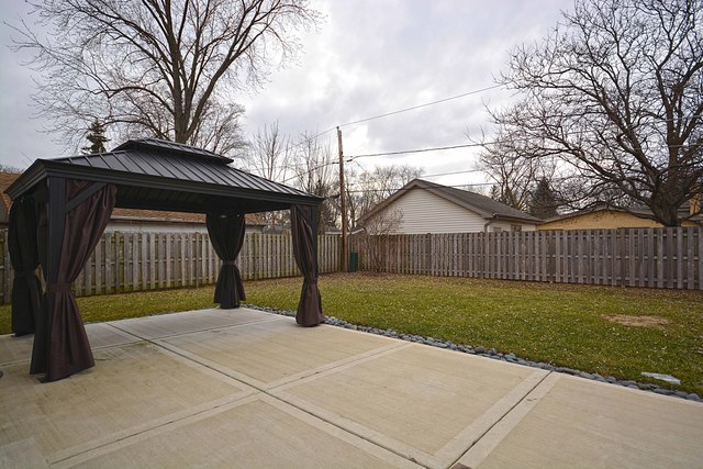 310 Rush St, Roselle, IL 60172 photo 25