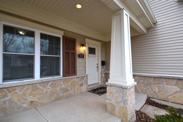 310 Rush St, Roselle, IL 60172 photo 2