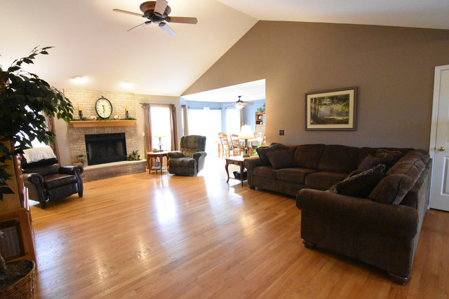 8406 Eagle Rdg, Spring Grove, IL 60081 photo 6