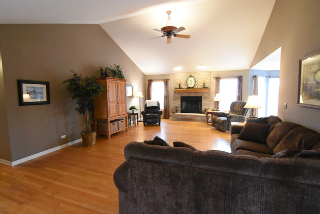 8406 Eagle Rdg, Spring Grove, IL 60081 photo 5