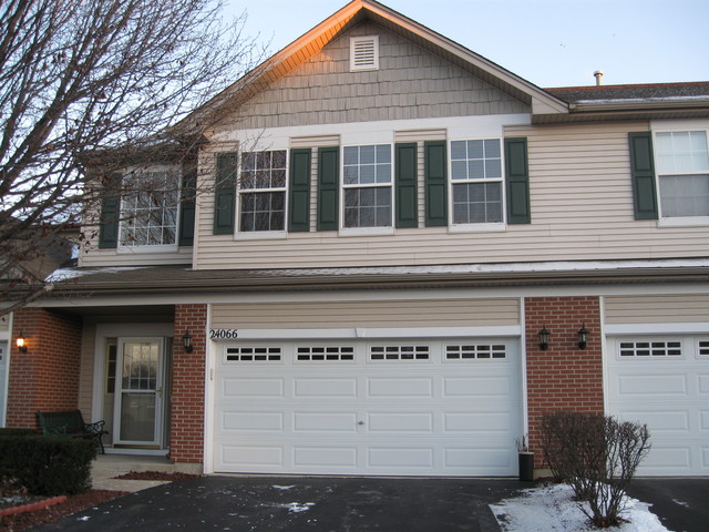 24066 Walnut Cir, Plainfield, IL 60585 photo 1