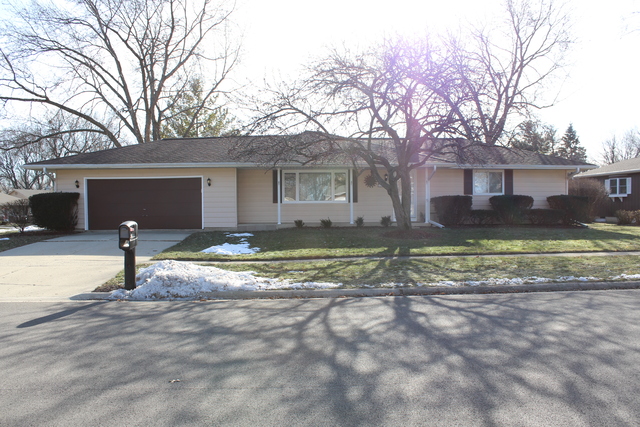 16 Lockman Cir, Elgin, IL 60123 photo 1