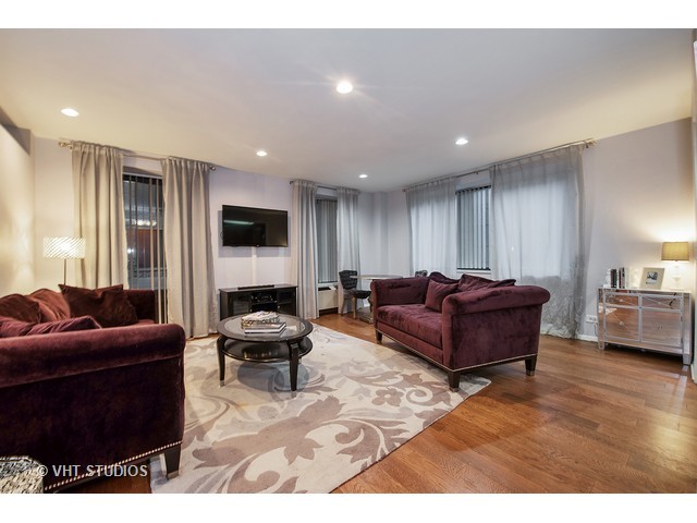 40 E Delaware Pl #404, Chicago, IL 60611 photo 3