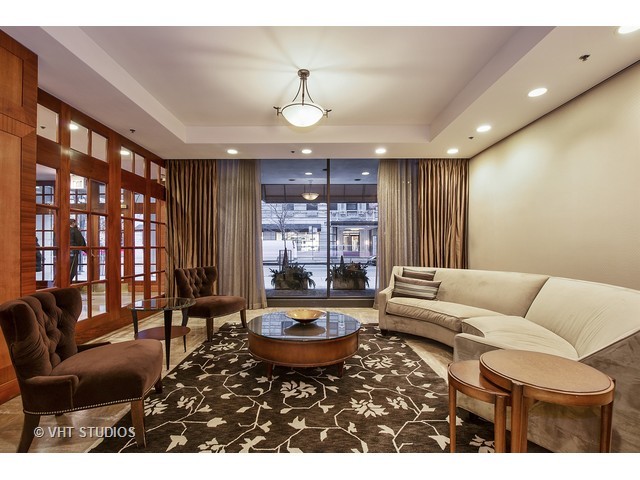 40 E Delaware Pl #404, Chicago, IL 60611 photo 10