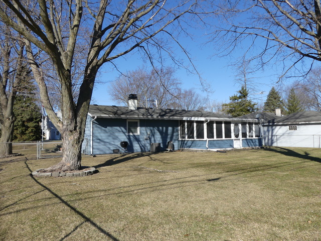 4420 Mayfair Dr, Mchenry, IL 60051 photo 14