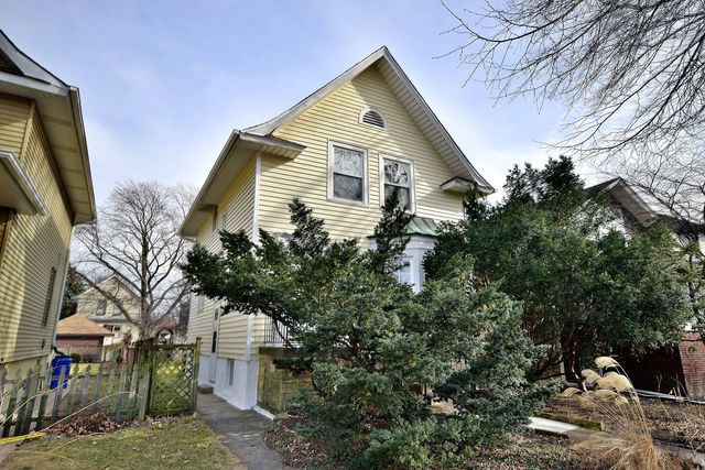 818 Mapleton Ave, Oak Park, IL 60302 photo 2