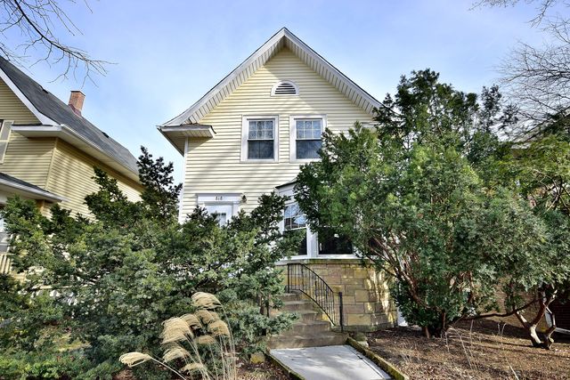 818 Mapleton Ave, Oak Park, IL 60302 photo 1