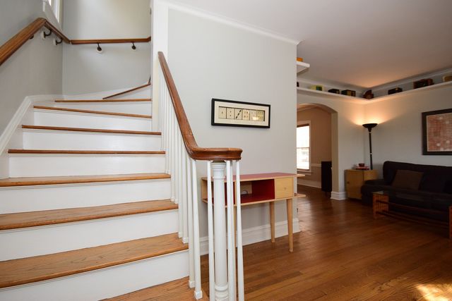 818 Mapleton Ave, Oak Park, IL 60302 photo 3
