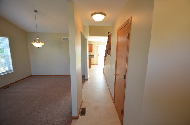 1802 Westbrook Ct, Plainfield, IL 60586 photo 4