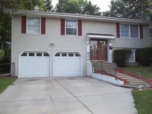 1265 Campbell Ln, Hoffman Estates, IL 60169 photo 1