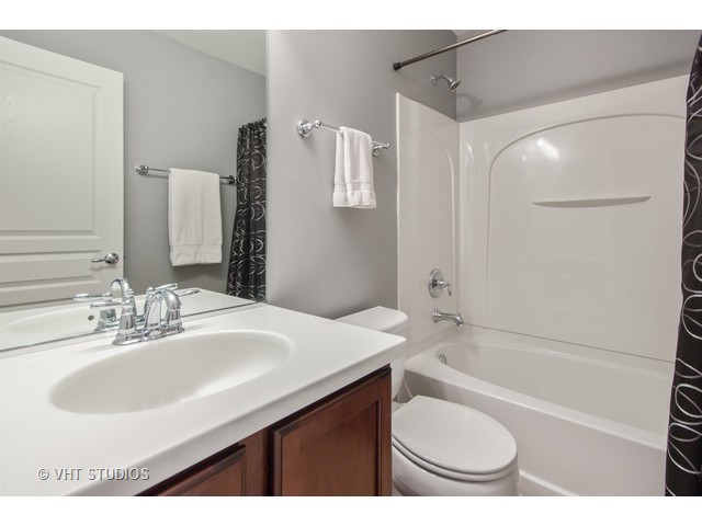 256 Devoe Dr, Oswego, IL 60543 photo 13
