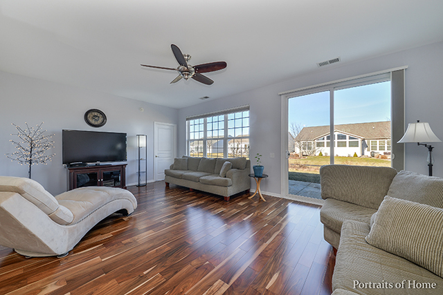 2484 Rolling Ridge Ln, Elgin, IL 60124 photo 6