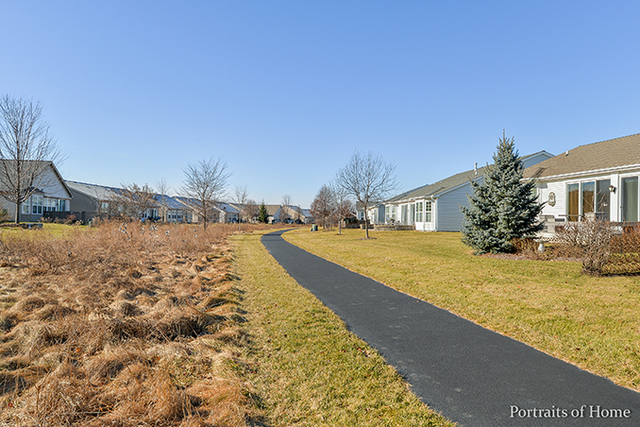 2484 Rolling Ridge Ln, Elgin, IL 60124 photo 3