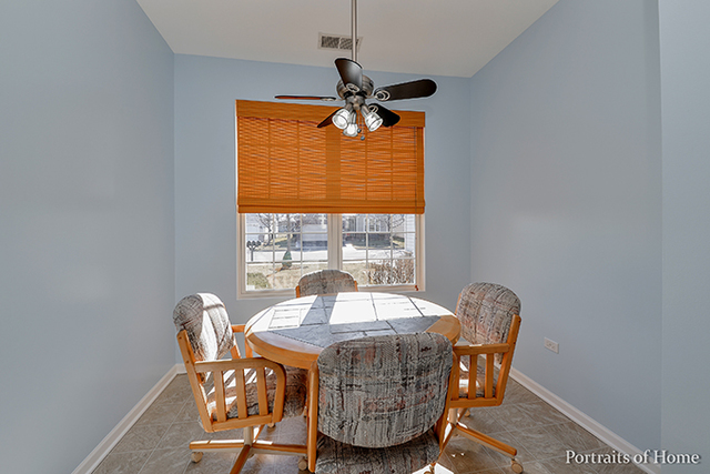 2484 Rolling Ridge Ln, Elgin, IL 60124 photo 9