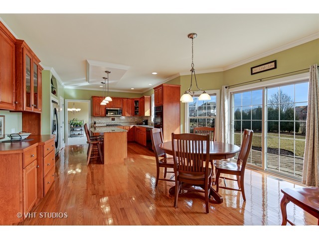 25813 Campbell Ln, Plainfield, IL 60585 photo 3