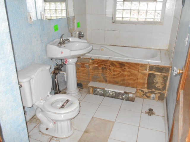 130 E 124th St, Chicago, IL 60628 photo 8