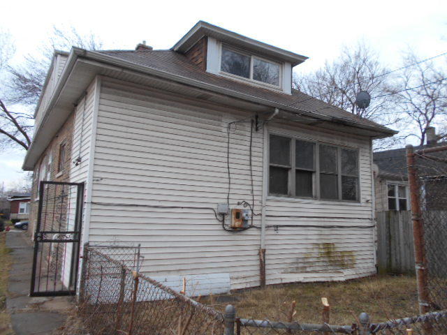 130 E 124th St, Chicago, IL 60628 photo 2