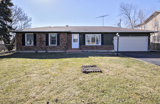 1020 E Bonner Rd, Wauconda, IL 60084 photo 1