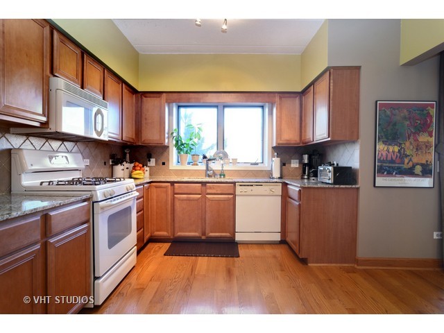 1675 Mill St #308, Des Plaines, IL 60016 photo 4