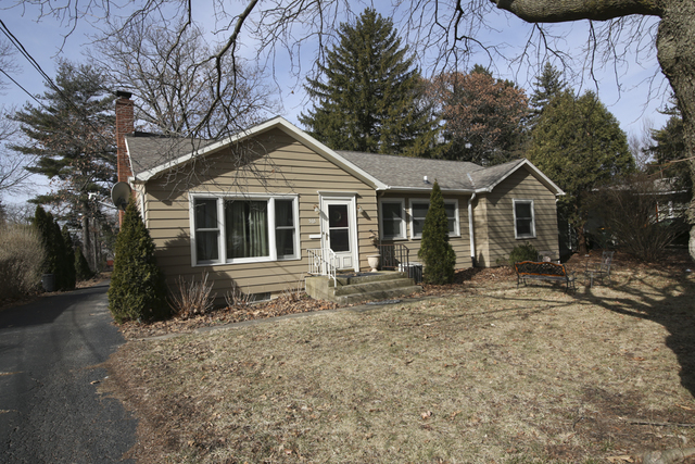 565 Normal Rd, Dekalb, IL 60115 photo 1