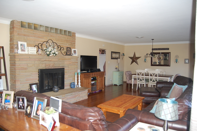 555 E 2nd St, Lockport, IL 60441 photo 5