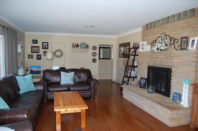 555 E 2nd St, Lockport, IL 60441 photo 6
