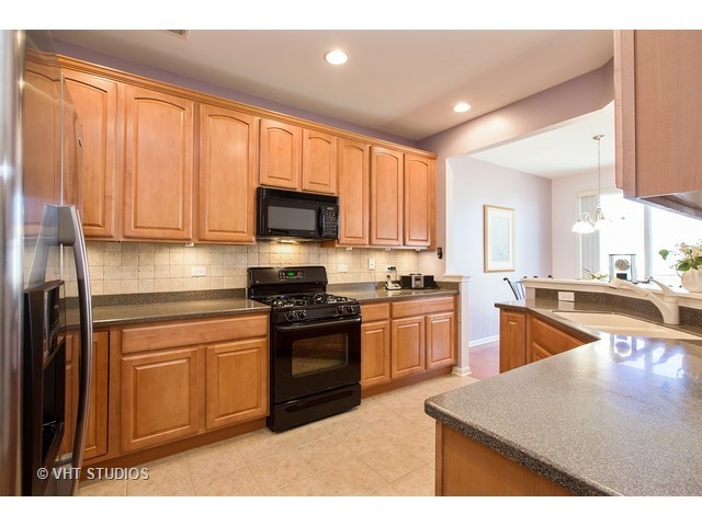 2490 Rolling Ridge Ln, Elgin, IL 60124 photo 5