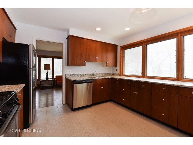 601 Dodge Ave, Evanston, IL 60202 photo 4
