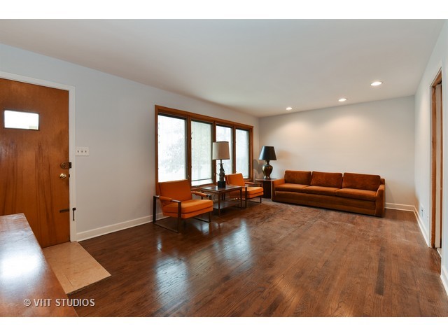 601 Dodge Ave, Evanston, IL 60202 photo 2