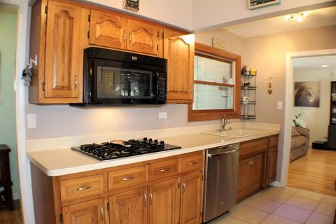 645 Edgemont Ln, Hoffman Estates, IL 60169 photo 4