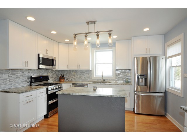 5463 N New England Ave, Chicago, IL 60656 photo 4