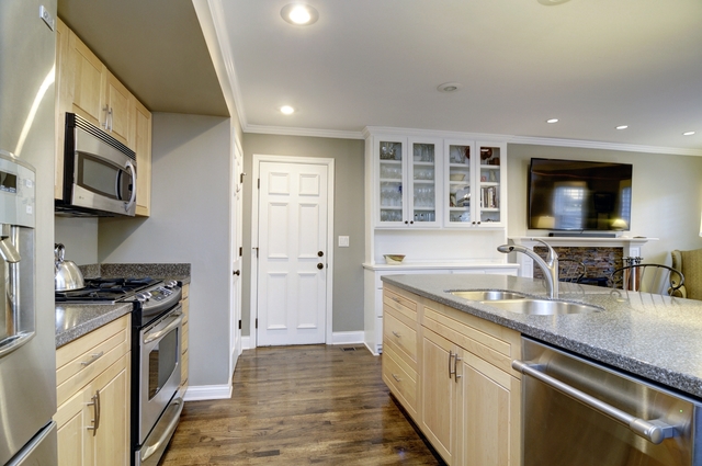 2054 Creekside Dr, Wheaton, IL 60189 photo 7