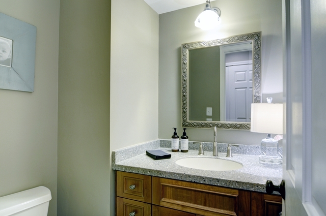 2054 Creekside Dr, Wheaton, IL 60189 photo 8