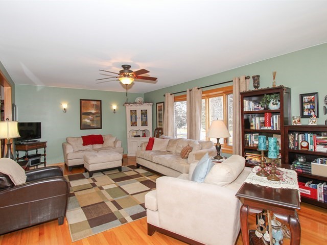 12 N239 Westview St, Elgin, IL 60124 photo 4
