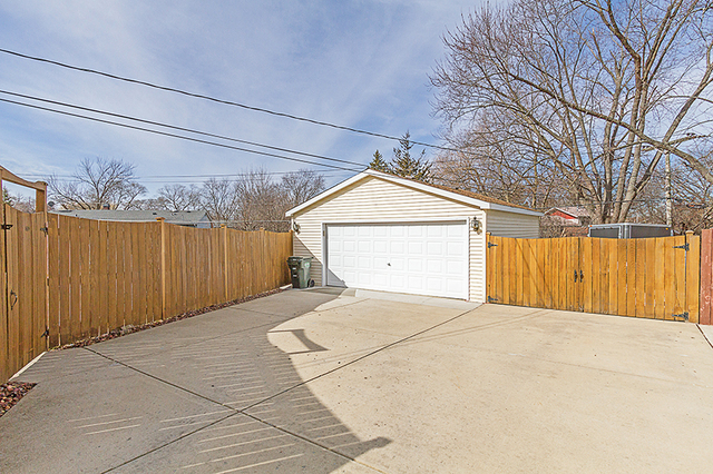 680 Lakeview Ln, Hoffman Estates, IL 60169 photo 20