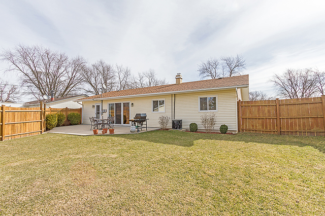 680 Lakeview Ln, Hoffman Estates, IL 60169 photo 18