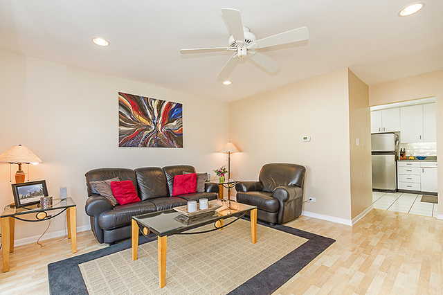 680 Lakeview Ln, Hoffman Estates, IL 60169 photo 3