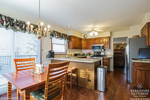 220 Farmhill Dr, Algonquin, IL 60102 photo 4