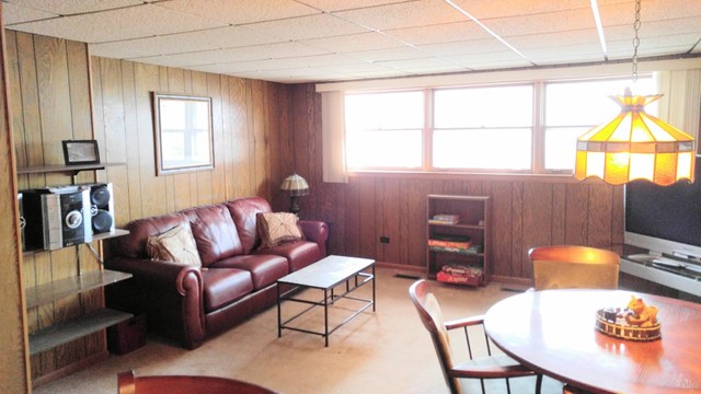 1136 Marshall Dr, Des Plaines, IL 60016 photo 6
